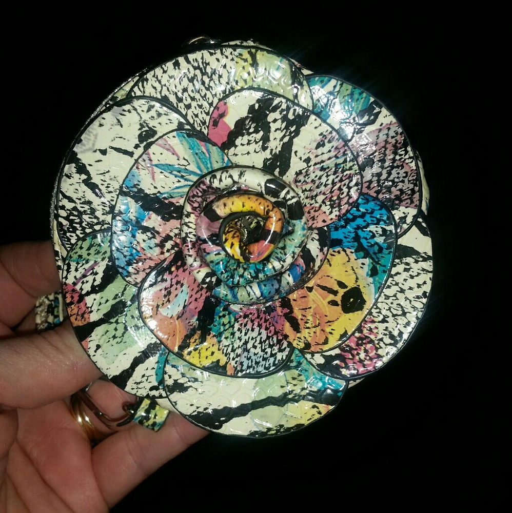 Coin purse/key holder wristlet